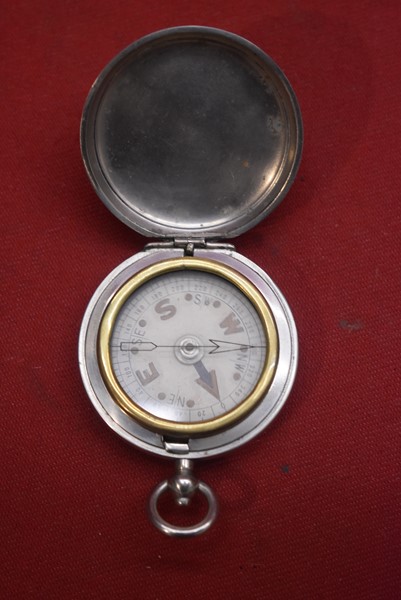 WW1 BRITISH OFFICERS WATCH STYLE COMPASS 1917 DATED