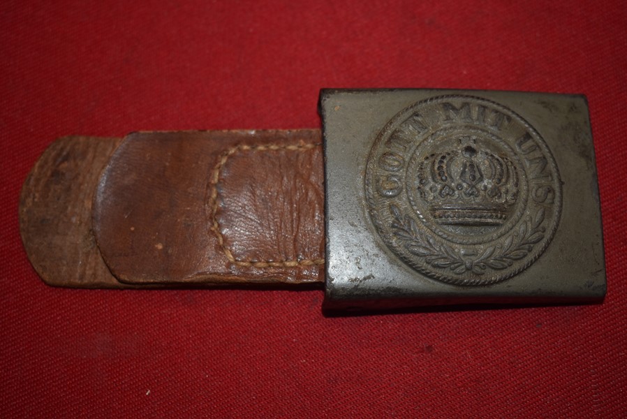 WW1 GERMAN ARMY ENLISTED/NCO BELT BUCKLE WITH LEATHER TAB
