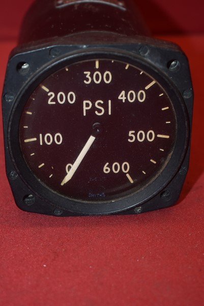 WW2 RAF/RAAF AIRCRAFT OIL PRESSURE GAUGE BY SMITHS