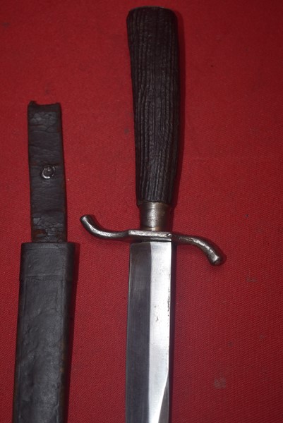 WW1 GERMAN TRENCH FIGHTING KNIFE.-SOLD