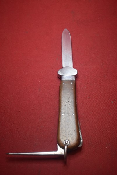 WW2 GERMAN FALLSHIRMJAGER (PARATROOPERS) KNIFE IN BROKEN CONDITION BY WEYESBURG-SOLD