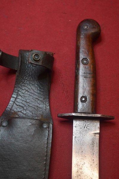 WW2 AUSTRALIAN ISSUED FIGHTING KNIFE BY WHITTINGSLOWE-SOLD