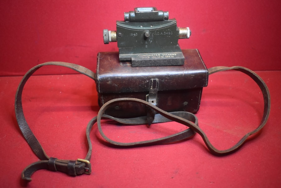 WW2 AUSTRALIAN ISSUED CLINOMETER AND CASE FOR THE VICKERS MACHINE GUN