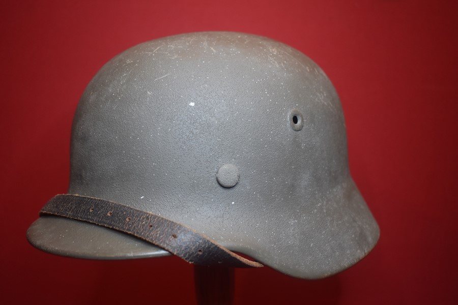 RARE WW2 GERMAN ARMY M40 HELMET WITH NO DECALS MADE BY QUIST.-SOLD