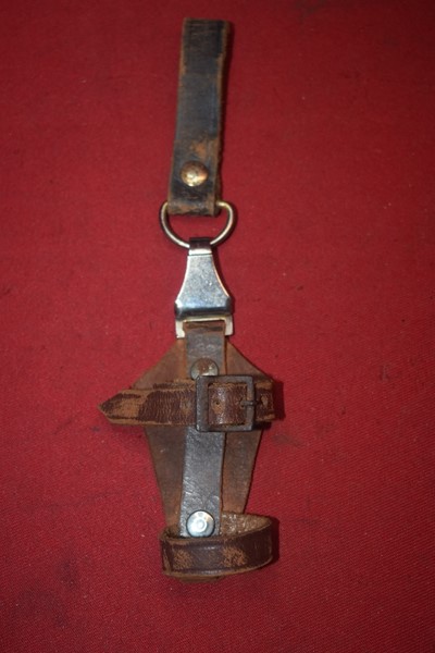 WW2 GERMAN VERTICAL HANGER FOR THE SA DAGGER-SOLD DF