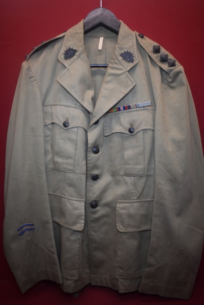 WW2 AUSTRALIAN ARMY OFFICERS TROPICAL TUNIC.
