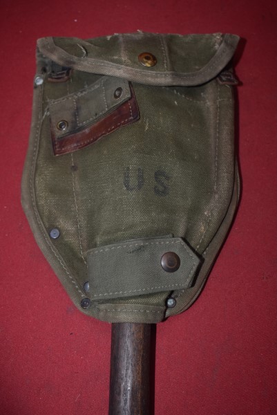 M43 US ISSUED VIETNAM WAR ERA ENTRENCHING TOOL AND COVER