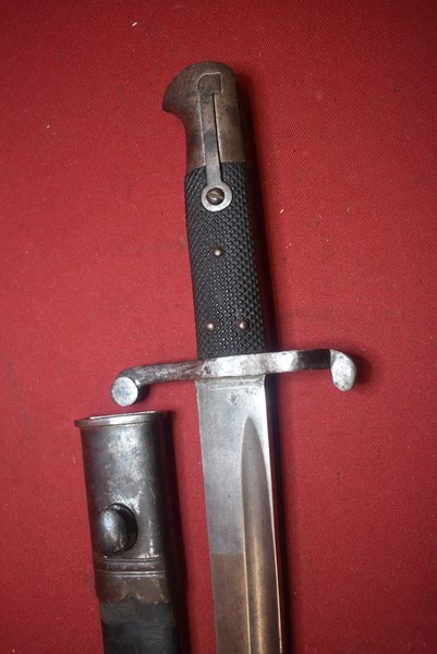 BRITISH PATTERN 1856 YATAGHAN SWORD BAYONET (VOLUNTEER) COMPLETE WITH SCABBARD