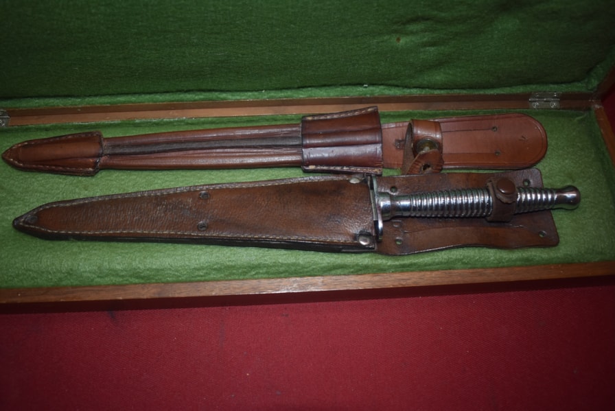 WW2 AUSTRALIAN STILETTO KNIFE BY GREGSTEEL PRESENTED TO LT CHARLES DUNCAN 2/7 AUSTRALIAN CAV (COMMANDO) REGT-SOLD