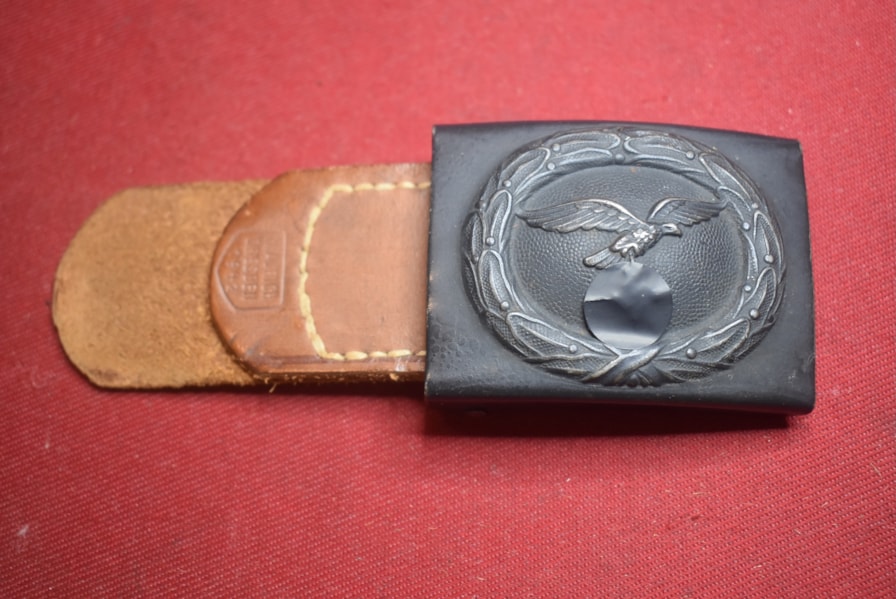 WW2 GERMAN UNISSUED LUFTWAFFE BELT BUCKLE AND LEATHER TAB.