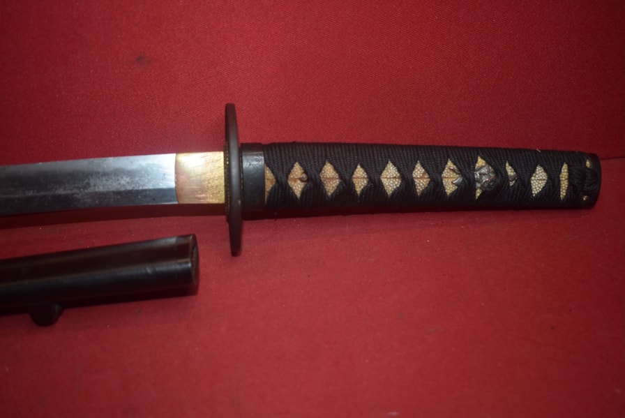 EARLY JAPANESE SWORD BISHU IN THE STYLE OF SUKESADA 1700-1800