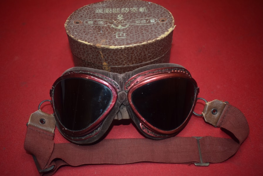 WW2 IMPERIAL JAPANESE NAVAL PILOTS GOOGLE IN ORIGINAL BOX
