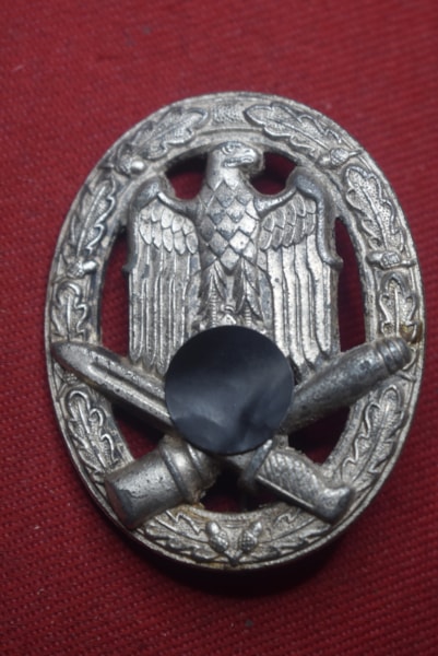 WW2 GERMAN GENERAL ASSAULT BADGE IN SILVER