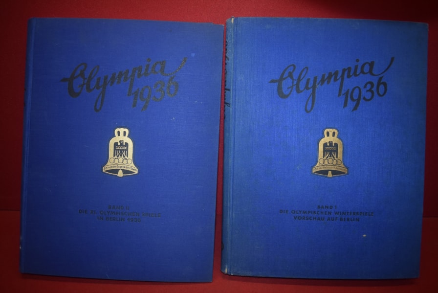 ORIGINAL GERMAN CIGARETTE CARD BOOKS 1936 BERLIN OLYMPICS VOLUMES 1 & 2