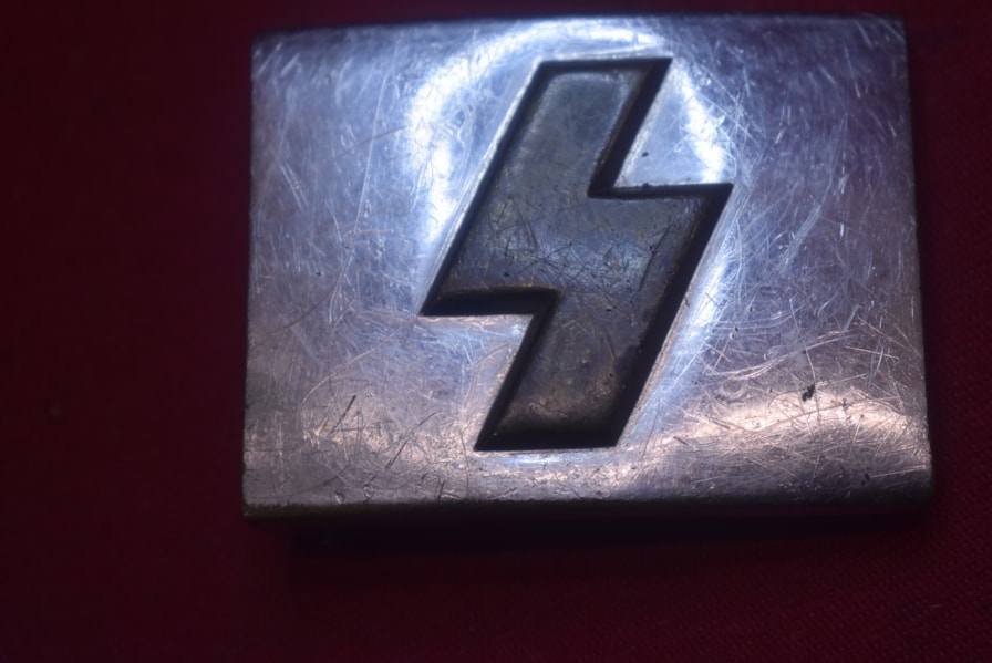 WW2 GERMAN DEUTCHE JUNGVOLK (DJ) BELT BUCKLE-ON HOLD MG