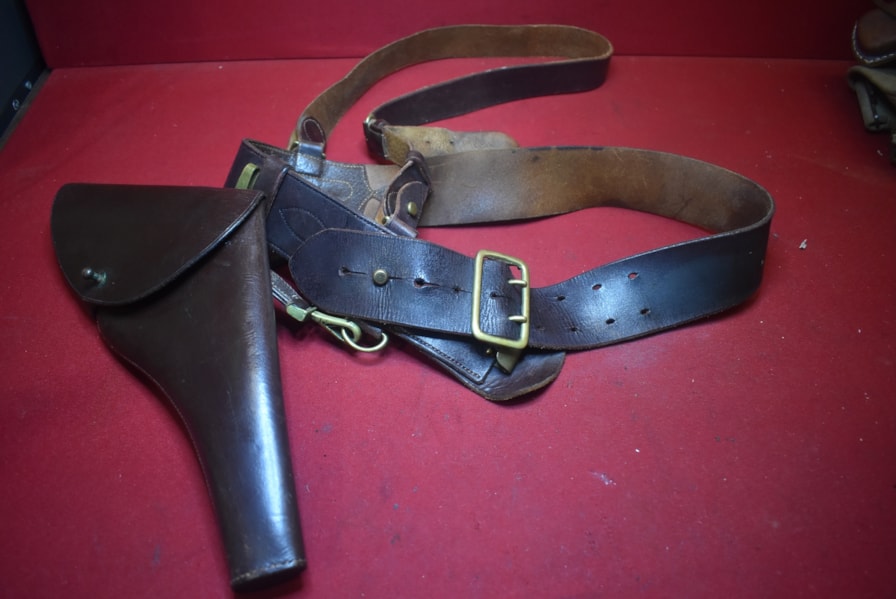 WW1 BRITISH/AUSTRALIAN OFFICERS SAM BROWNE BELT AND HOLSTER