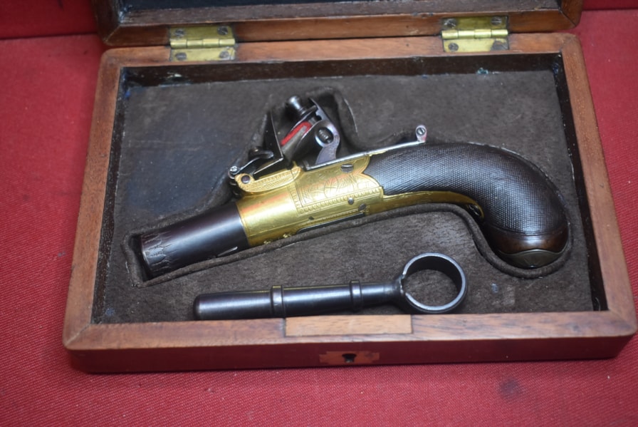 ANTIQUE 19TH CENTURY LADIES FLINTLOCK MUFF PISTOL