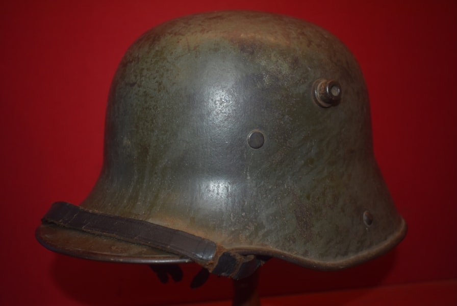 RARE WW1 GERMAN ARMY DUCK BILL HELMET