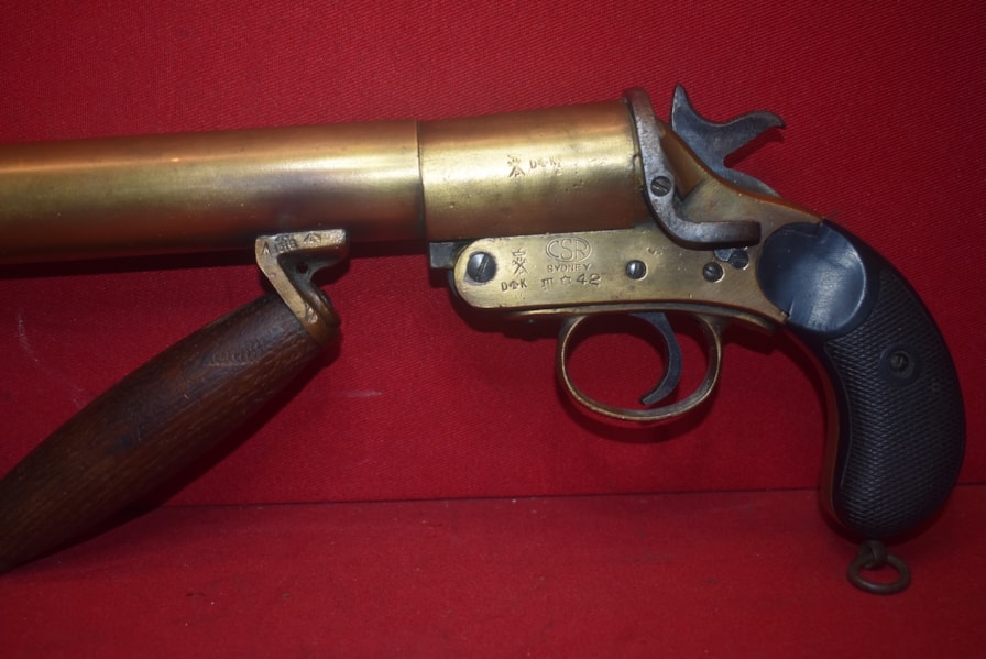 WW2 AUSTRALIAN MADE AND ISSUED LINE THROWING FLARE PISTOL BY CSR SYDNEY