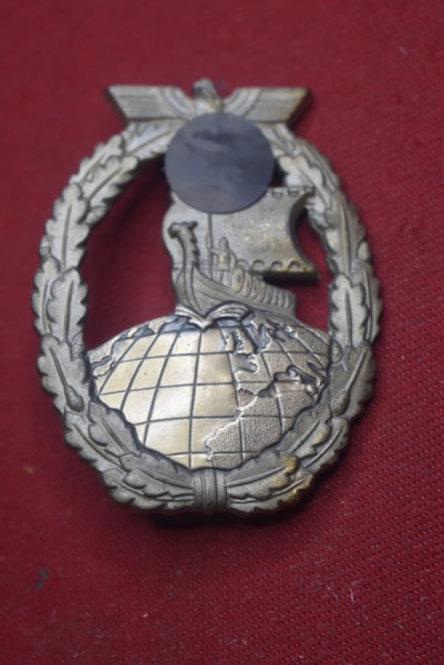 WW2 GERMAN KRIEGSMARINE NAVAL AUXILLARY CRUISER BADGE