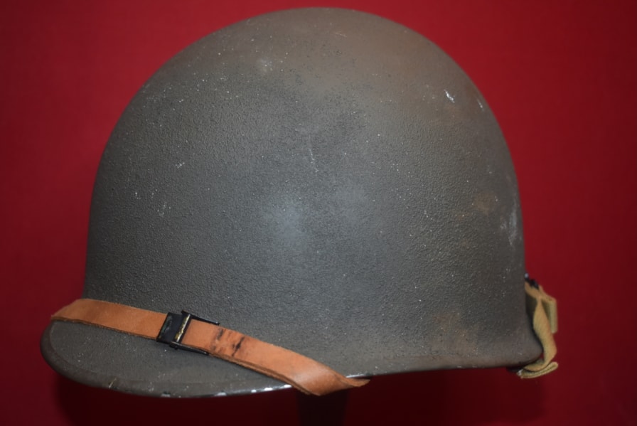 WW2 US M1 HELMET IN UNUSED CONDITION.-SOLD LS