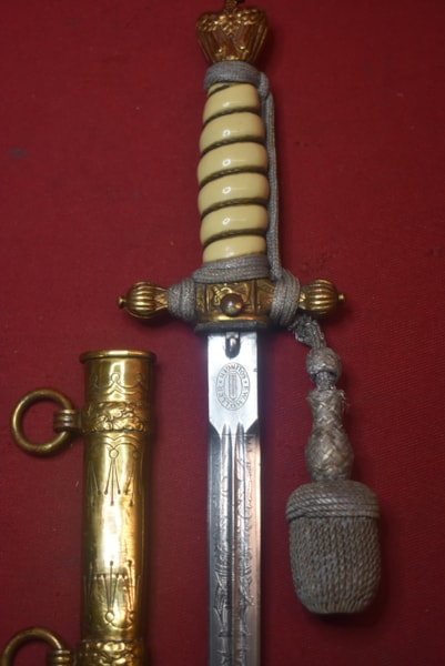 WW2 GERMAN KRIEGSMARINE OFFICERS DAGGER BY F.W. HOLLER